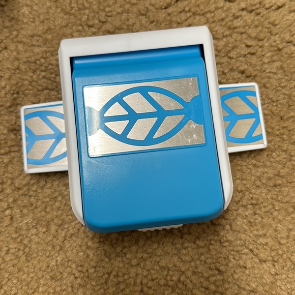 Creative Memories Unbe-leaf-able Border Maker Punch Scrapbook  NIB - Picture 2 of 2